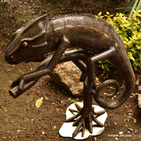 Chameleon on the tree art sculpture Stainless steel metal